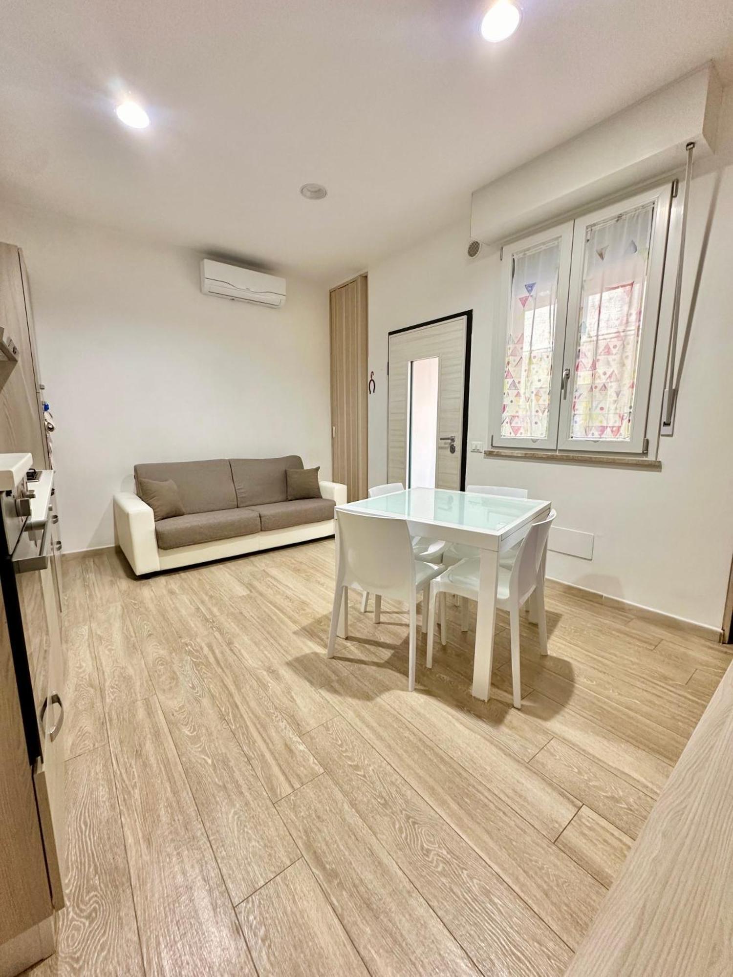 Queen E Apartment Follonica
